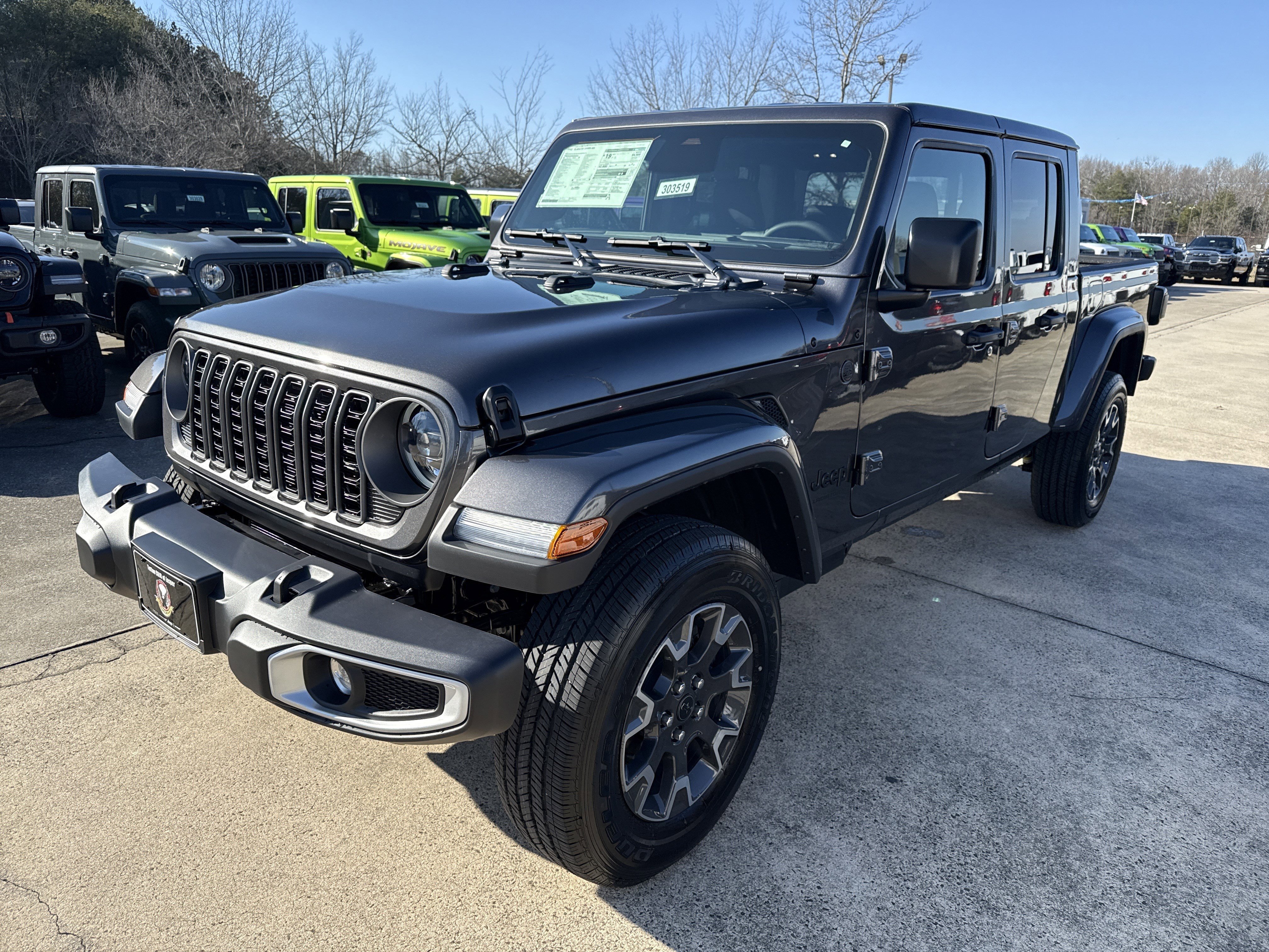 New 2026 Granite Crystal Metallic Clearcoat Jeep Sahara image 3