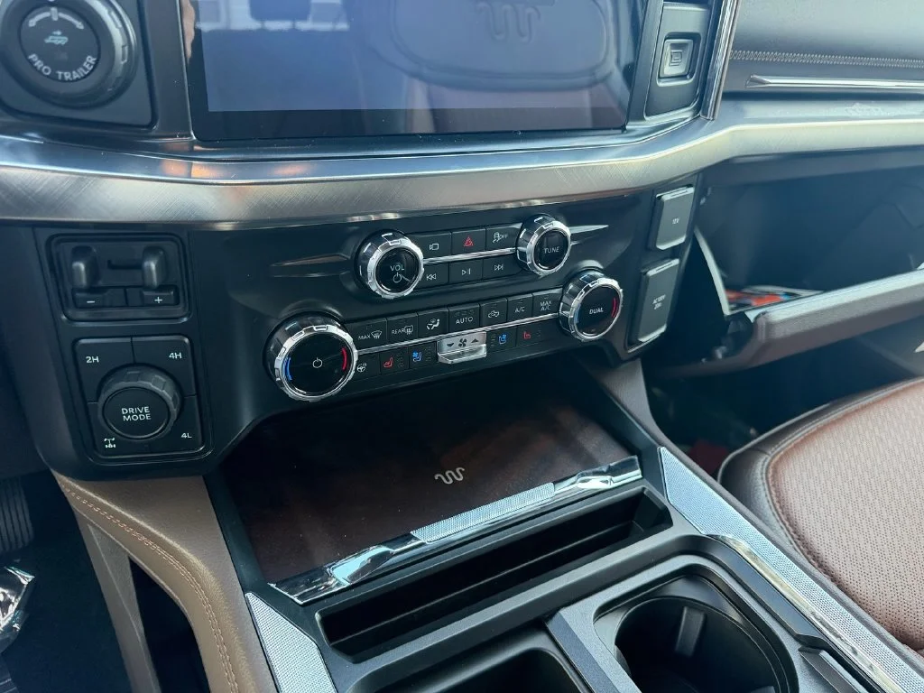 New 2027 Oxford White Ford F-250® King Ranch® image 13