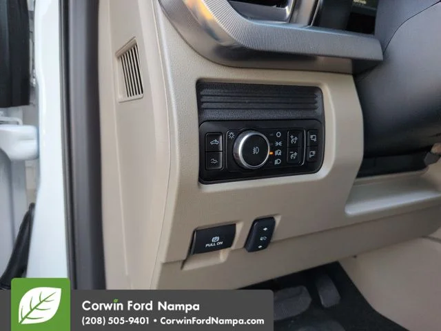 New 2026 Star White Metallic Tri-Coat Ford Platinum image 13