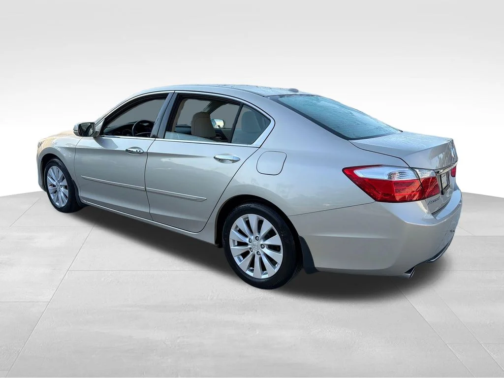 Used 2015 Beige Honda EX-L image 5