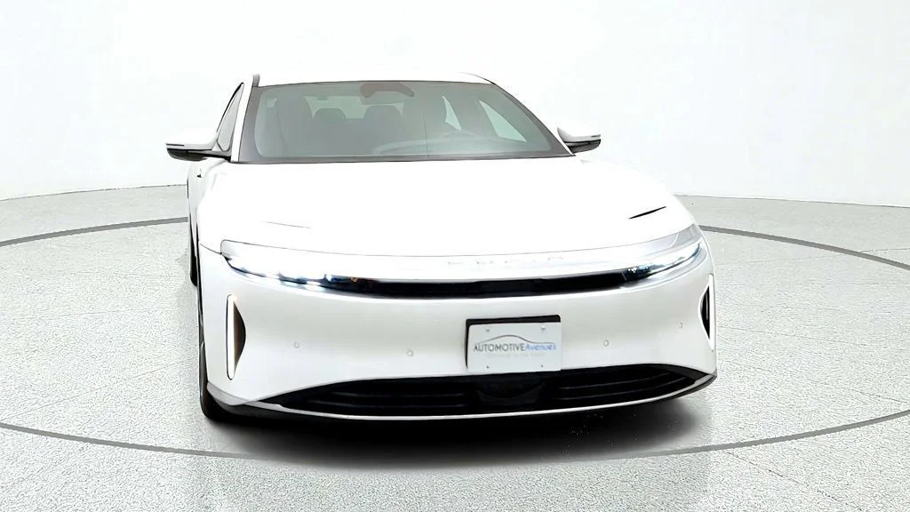 Used 2023 Stellar White Lucid Pure AWD image 2