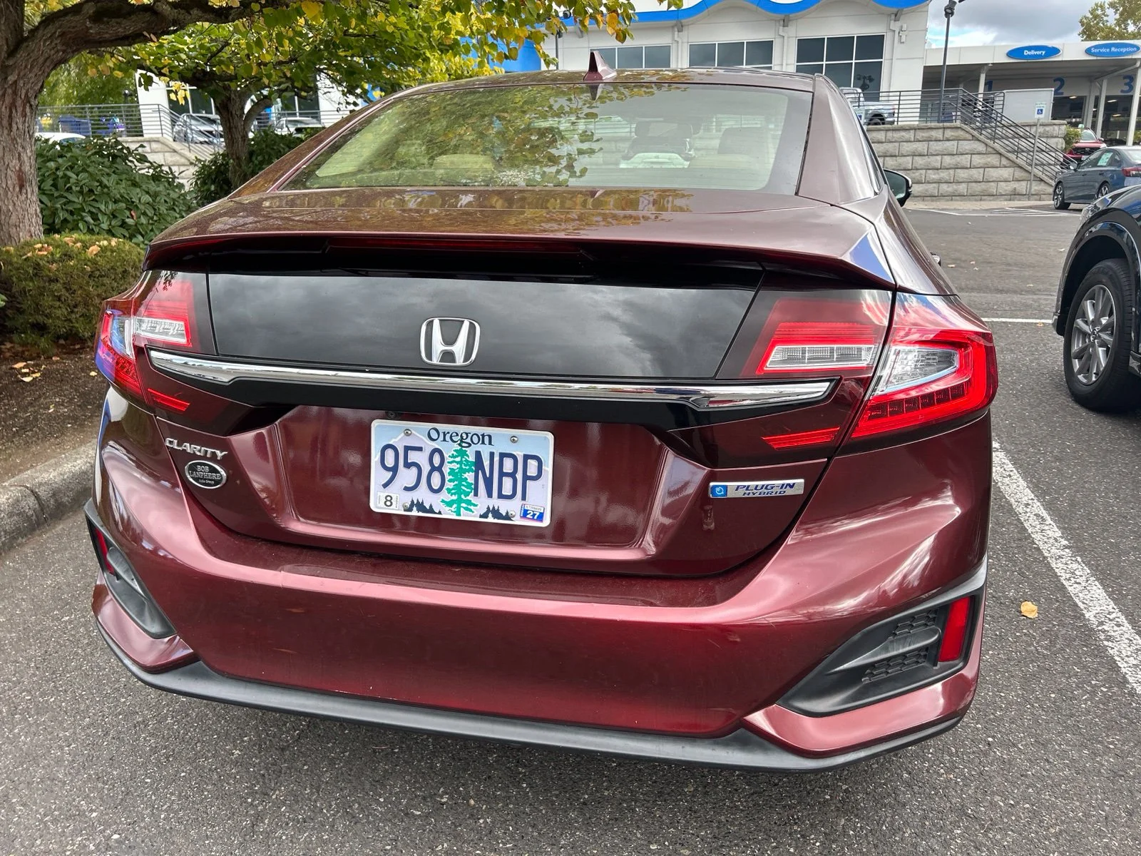 Certified Used 2018 Crimson Pearl Honda  image 6