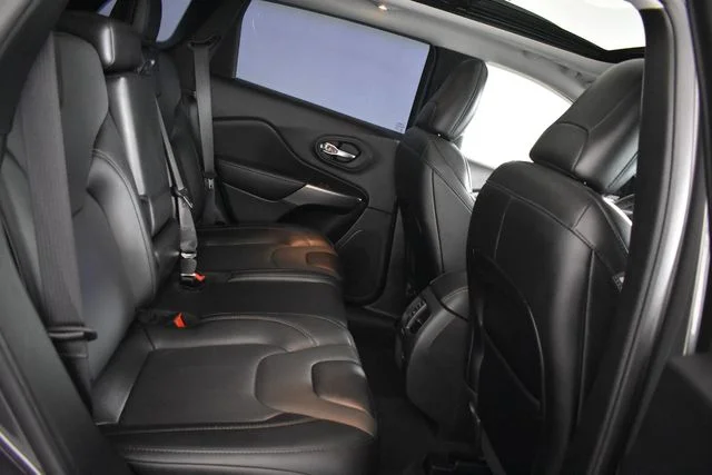 2022 Jeep Cherokee Latitude Lux - Photo 17