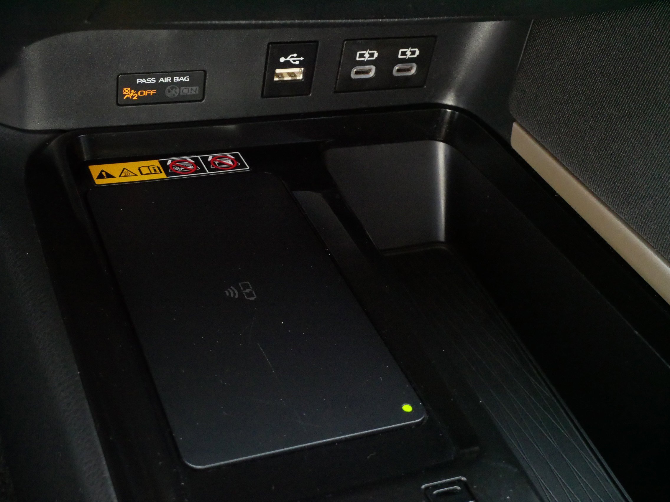 2025 Toyota Camry LE - Photo 25