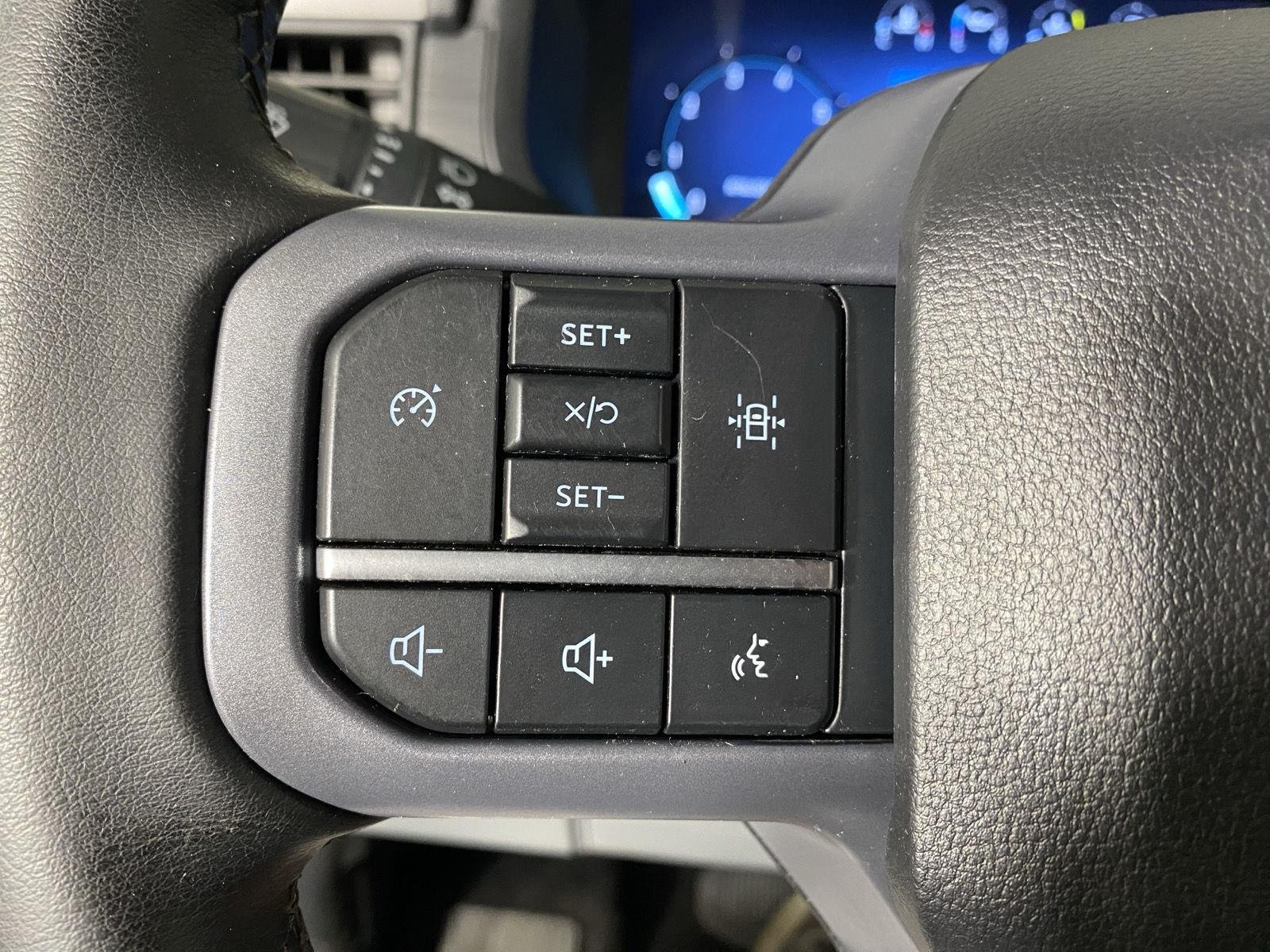 Used 2025 Iconic Silver Ford XLT image 15