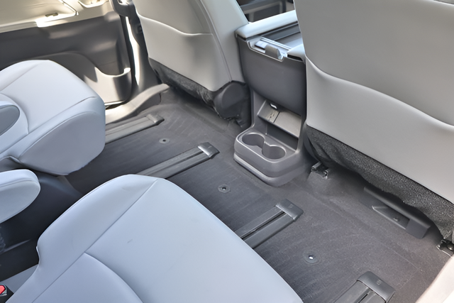 Used 2023 Silver Toyota XLE image 25