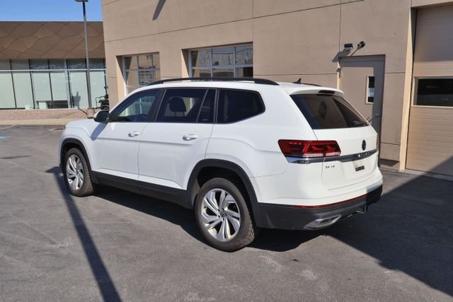 Used 2021 White Volkswagen 3.6L V6 SE w/Technology image 4