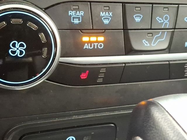 Used 2022 Blue Ford SE image 32