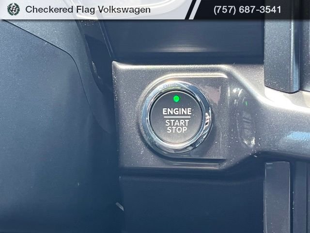 Used 2023 Oxford White Ford XLT image 33