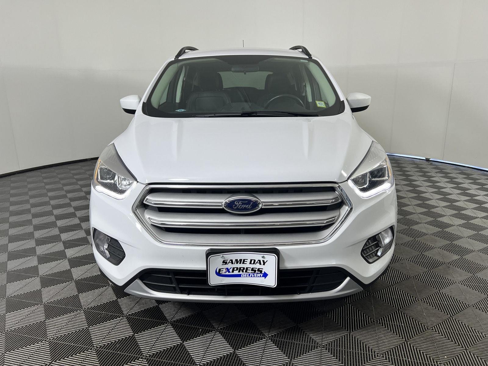 Used 2019 Oxford White Ford SEL image 29
