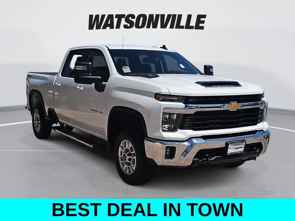 Used 2025 White Chevrolet LT image 1