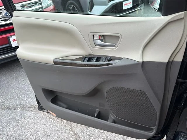 Used 2017 Midnight Black Metallic Toyota  image 23