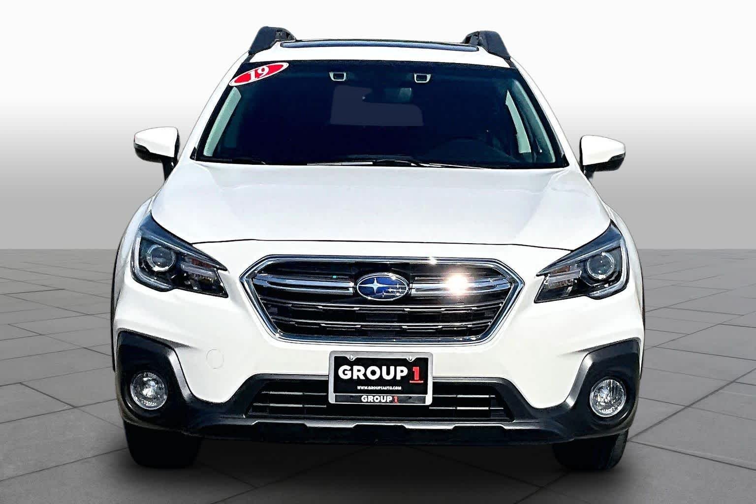 Used 2019 Crystal White Pearl Subaru Limited image 3