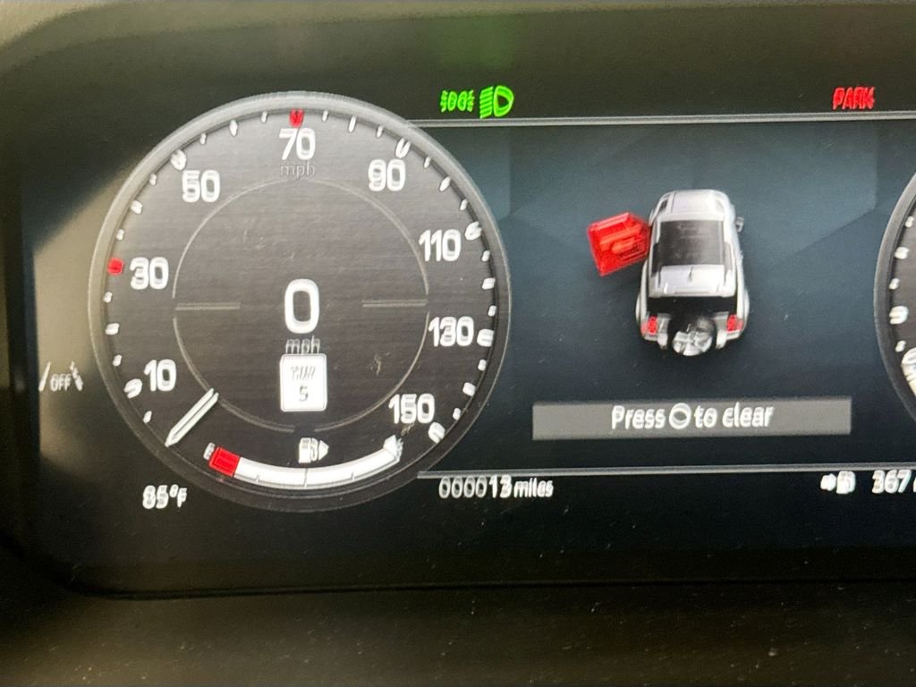 New 2026 Sedona Red Land Rover X-Dynamic SE image 12