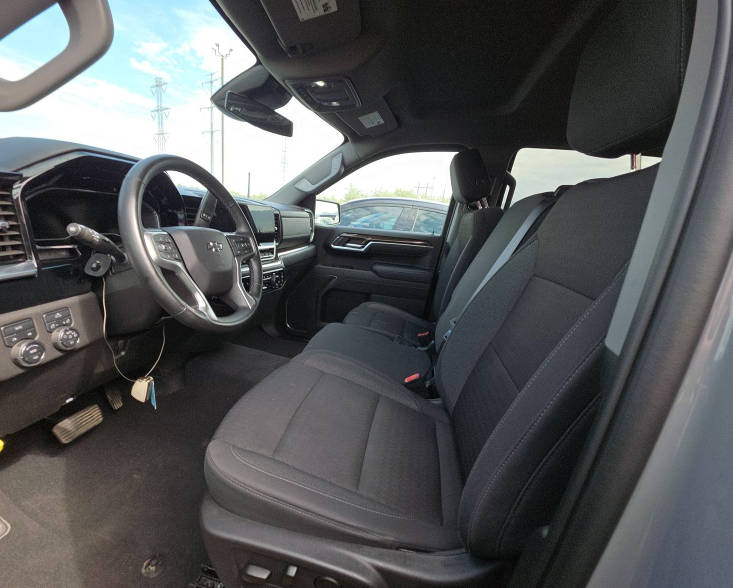 Used 2025 Gray Chevrolet RST image 4