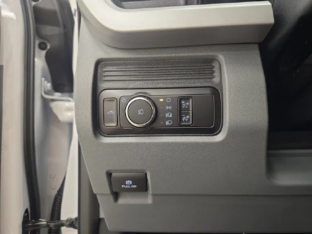 New 2026 Oxford White Ford F-250® XLT image 37