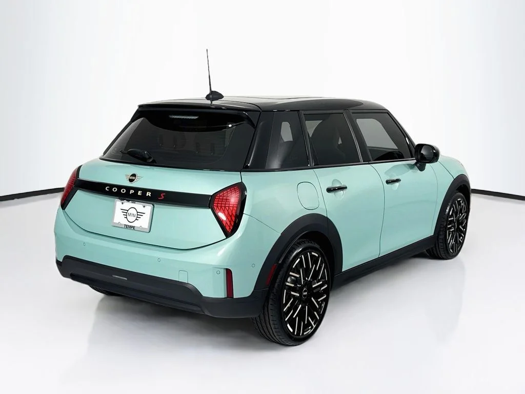 New 2027 Ocean Wave Green Metallic MINI Iconic image 5