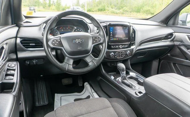 Used 2023 Gray Chevrolet LT image 12
