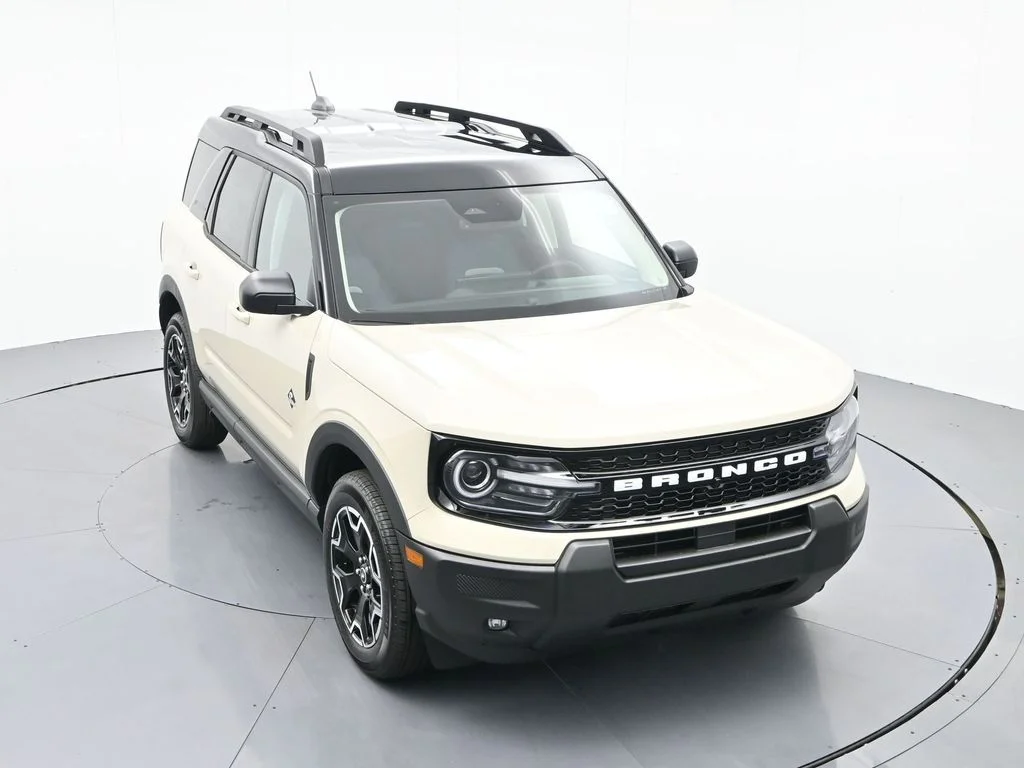 New 2025 Desert Sand Ford Outer Banks® image 26