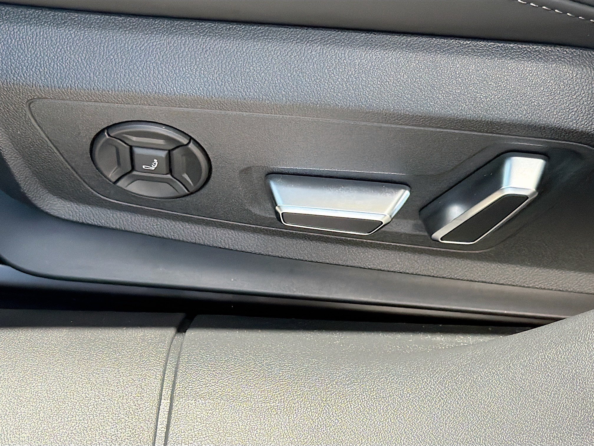 New 2026 Daytona Gray Pearl Effect Audi Premium Plus image 24