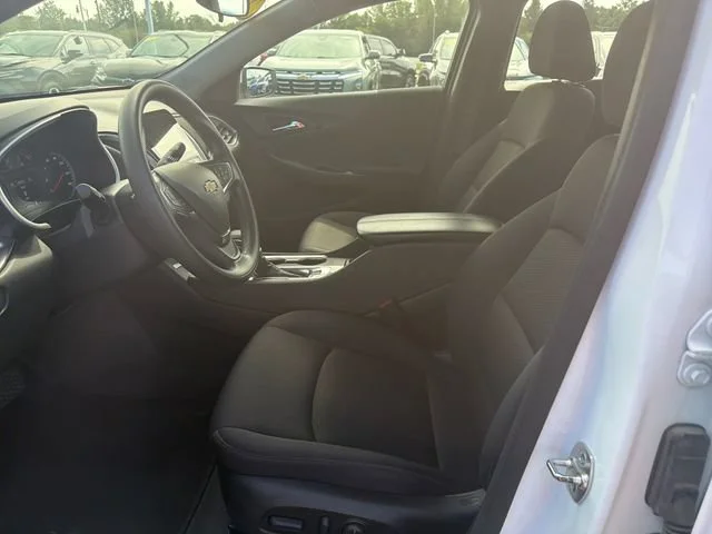 Used 2025 Summit White Chevrolet 1LT image 11