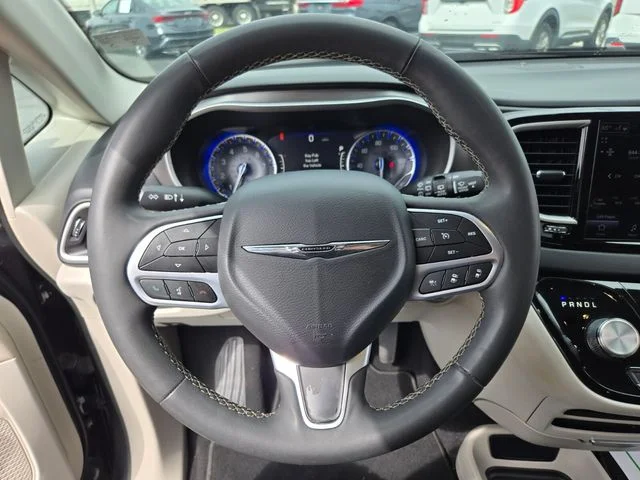 Used 2022 Gray Chrysler Touring L image 31