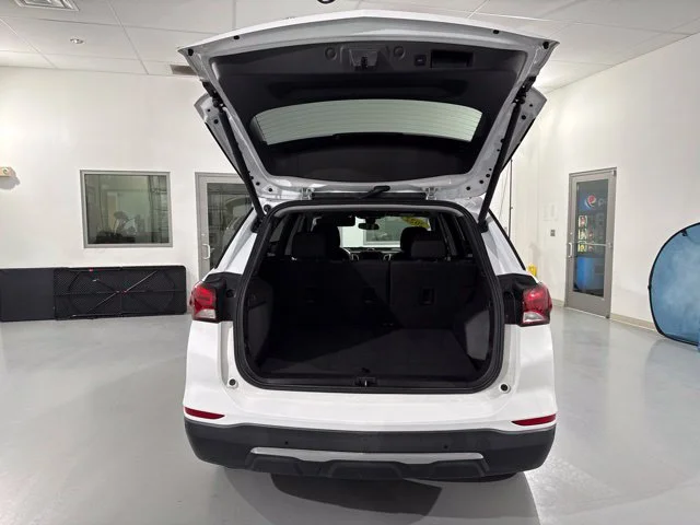 Used 2022 White Chevrolet LT image 11