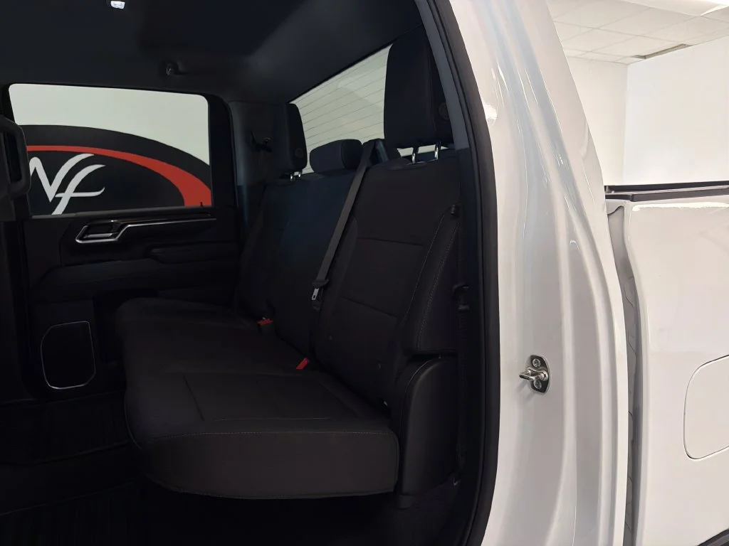 Used 2025 White Chevrolet LT image 7