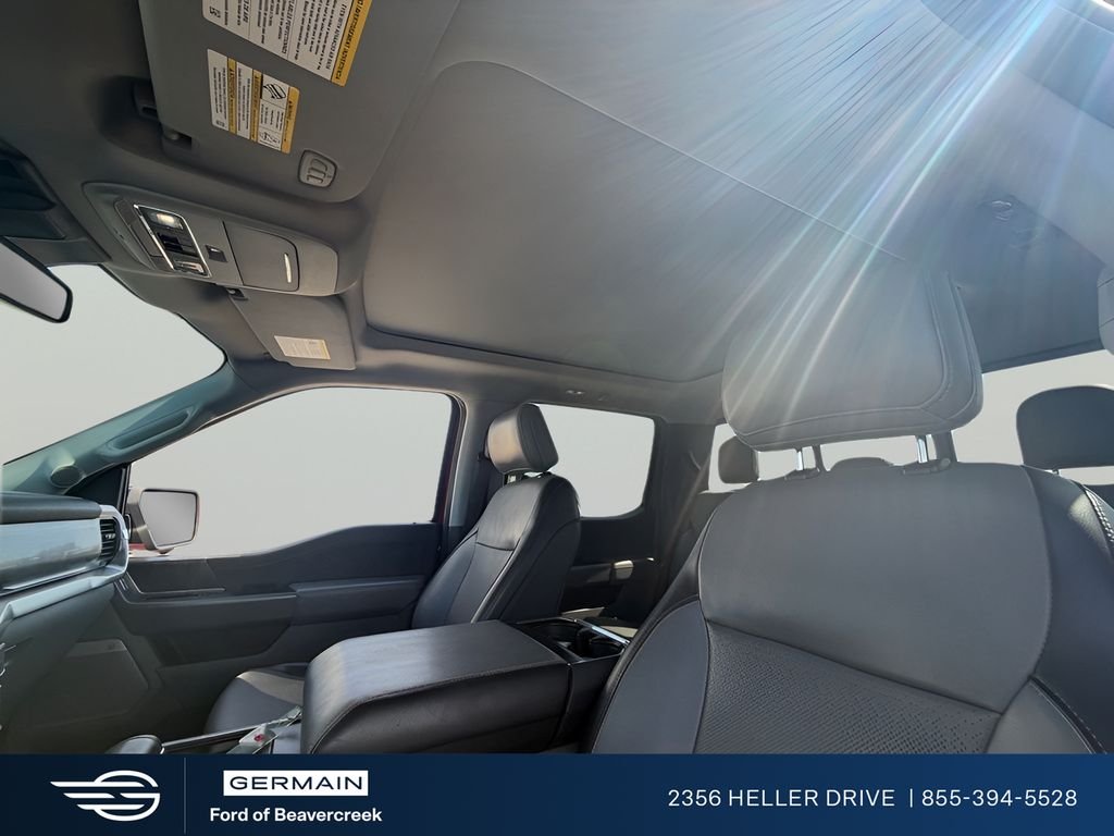 Used 2021  Ford Lariat image 12