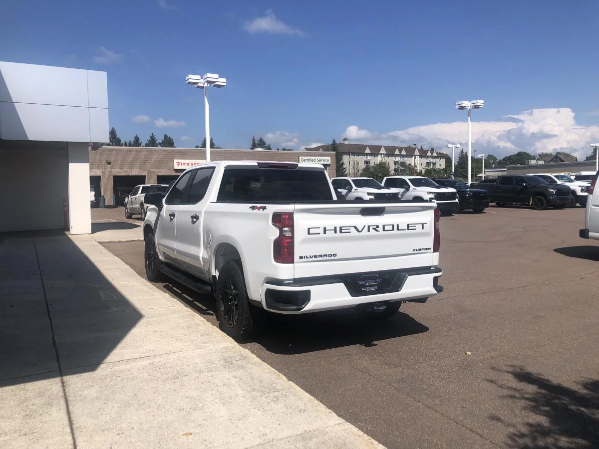 New 2026 White Chevrolet 4wd Crew Cab 147 image 6