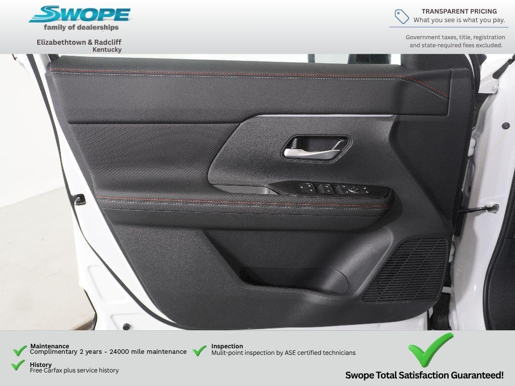 New 2026 Aspen White TriCoat / Super Black Two-tone Nissan SR image 14
