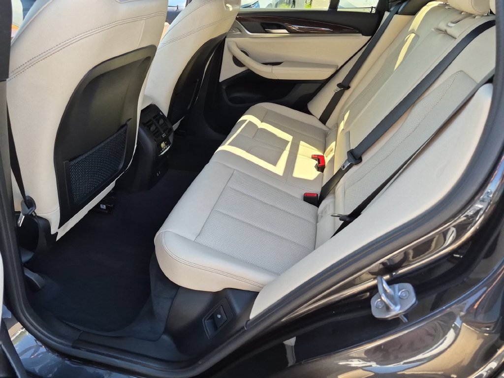 Used 2023 Gray BMW xDrive30i image 36