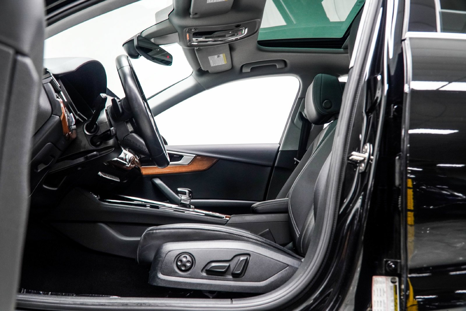 Used 2022 Black Audi 40 Premium image 41
