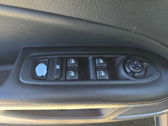 Used 2018 Gray Jeep Sport image 29
