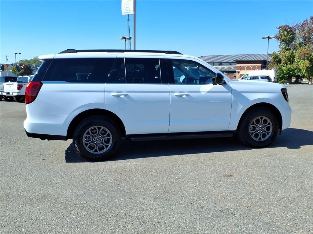 New 2025 Oxford White Ford Active image 20