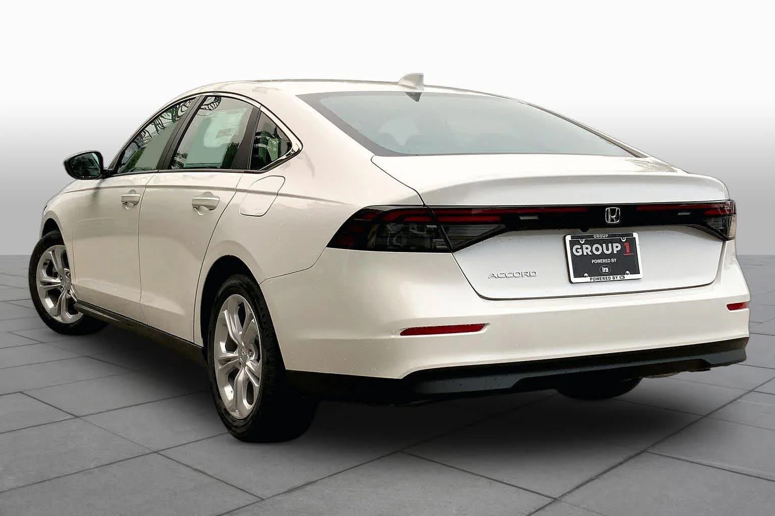 New 2026 Platinum White Pearl Honda LX image 3