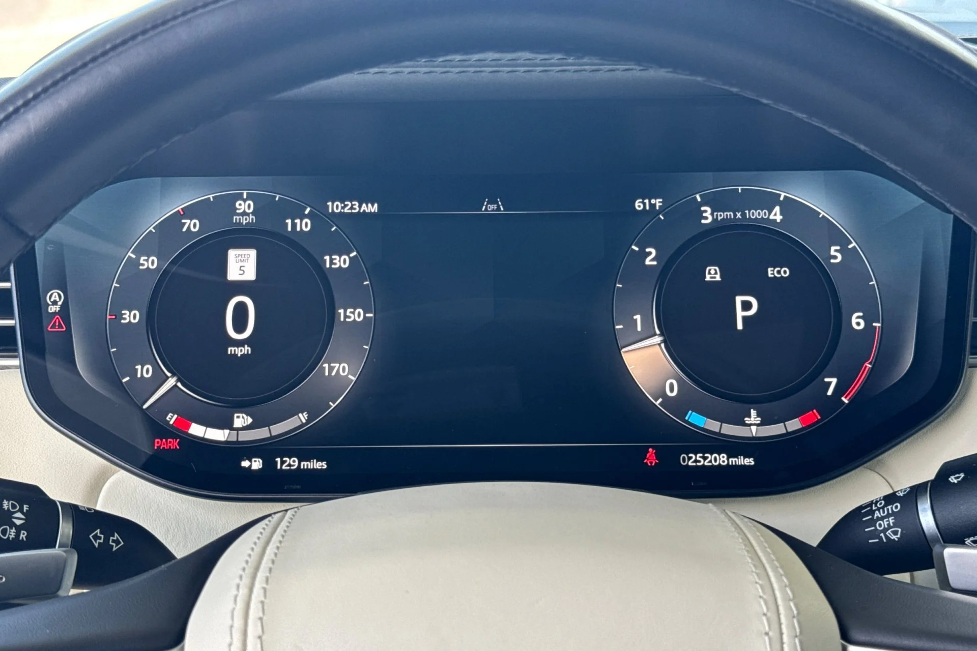 Used 2024 Silver Land Rover SE image 27