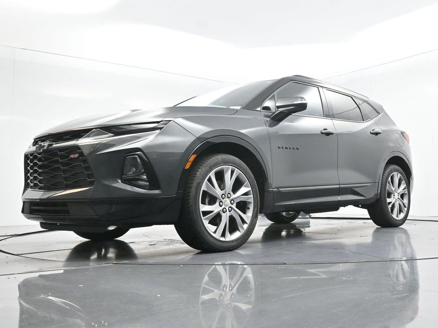 Used 2020 NIGHTFALL GRAY METALLIC Chevrolet RS image 44