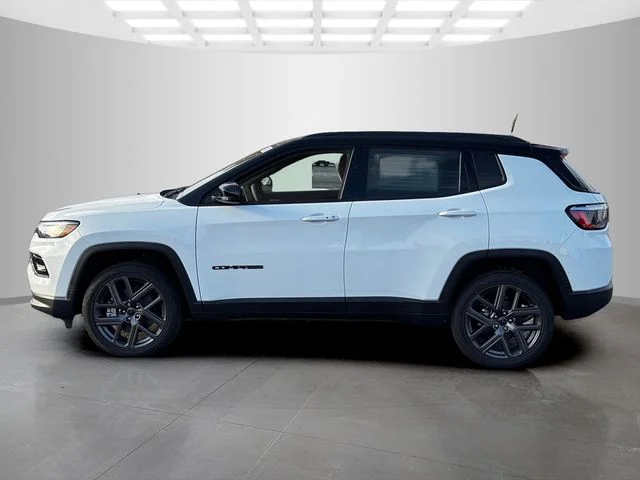 New 2026 Bright White Clear-Coat Exterior Paint Jeep Limited image 4