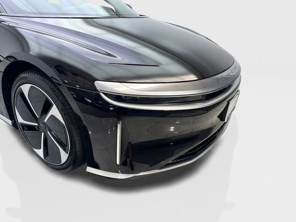 Used 2023 Black Lucid Touring image 16