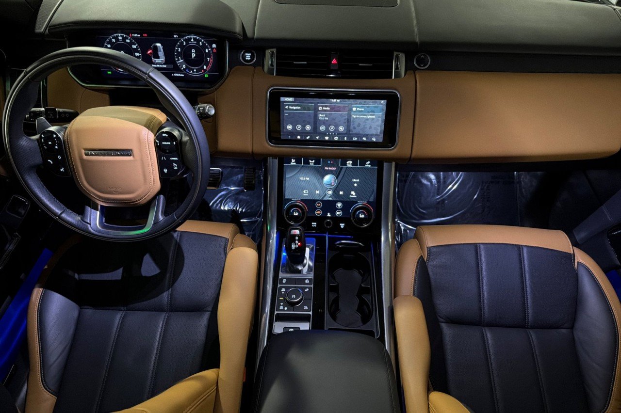 Used 2022 Santorini Black Metallic Land Rover Autobiography image 12