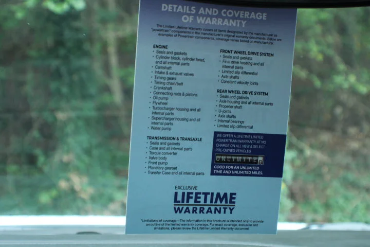 Certified Used 2023 SUMMIT WHITE GMC SLE image 11