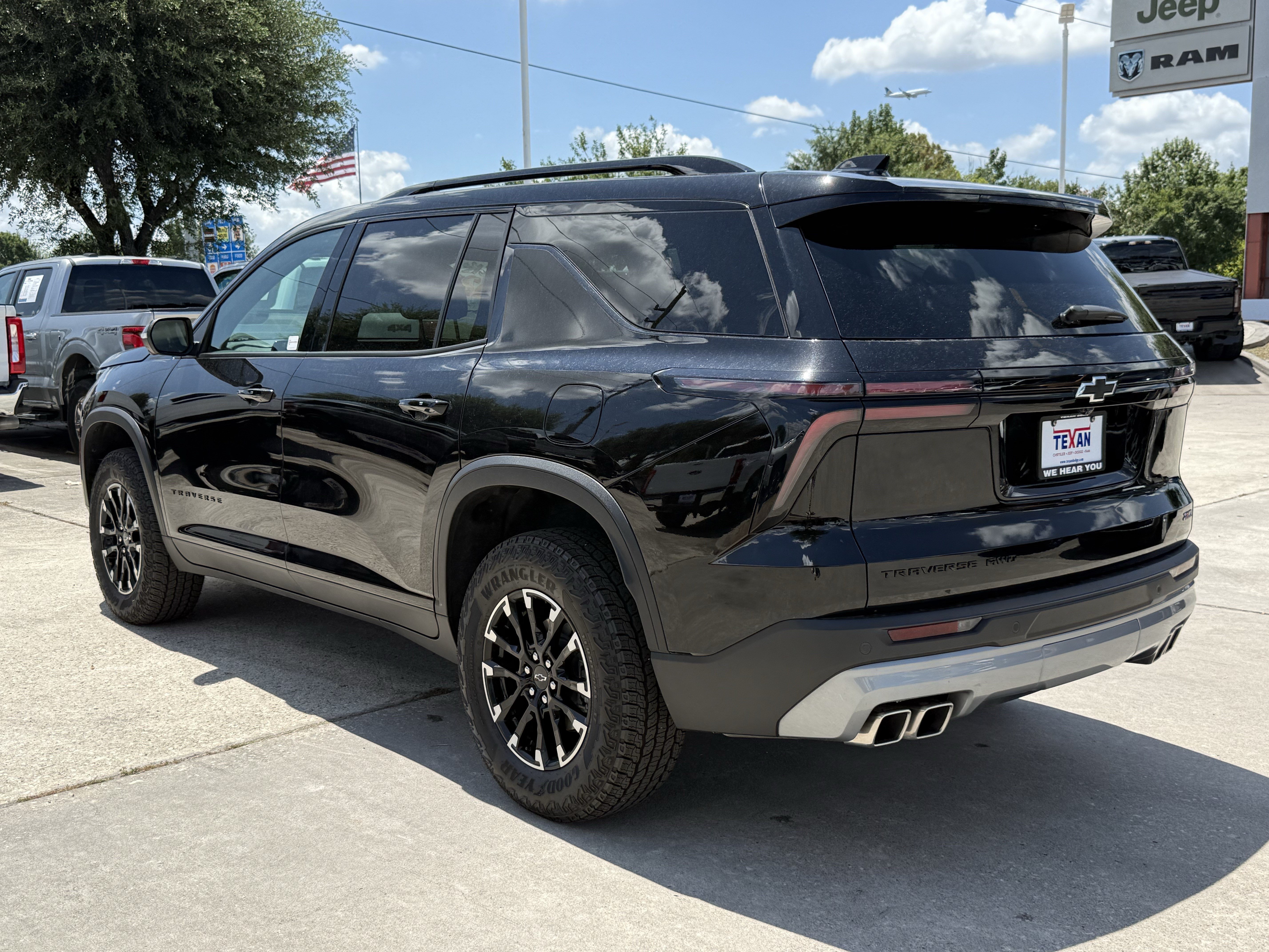 Used 2025 Mosaic Black Metallic Chevrolet AWD Z71 image 6