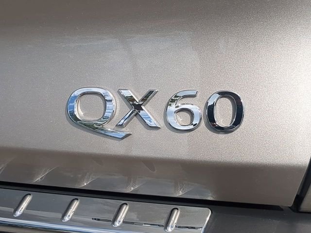 Used 2025 Silver INFINITI LUXE image 13