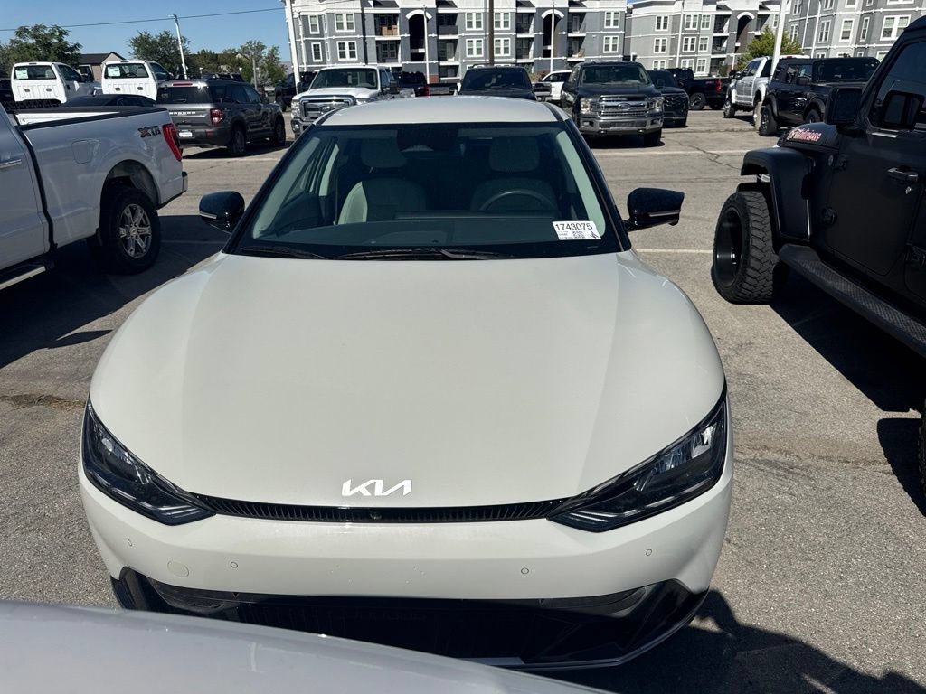 Used 2023 Glacier Kia Wind image 29