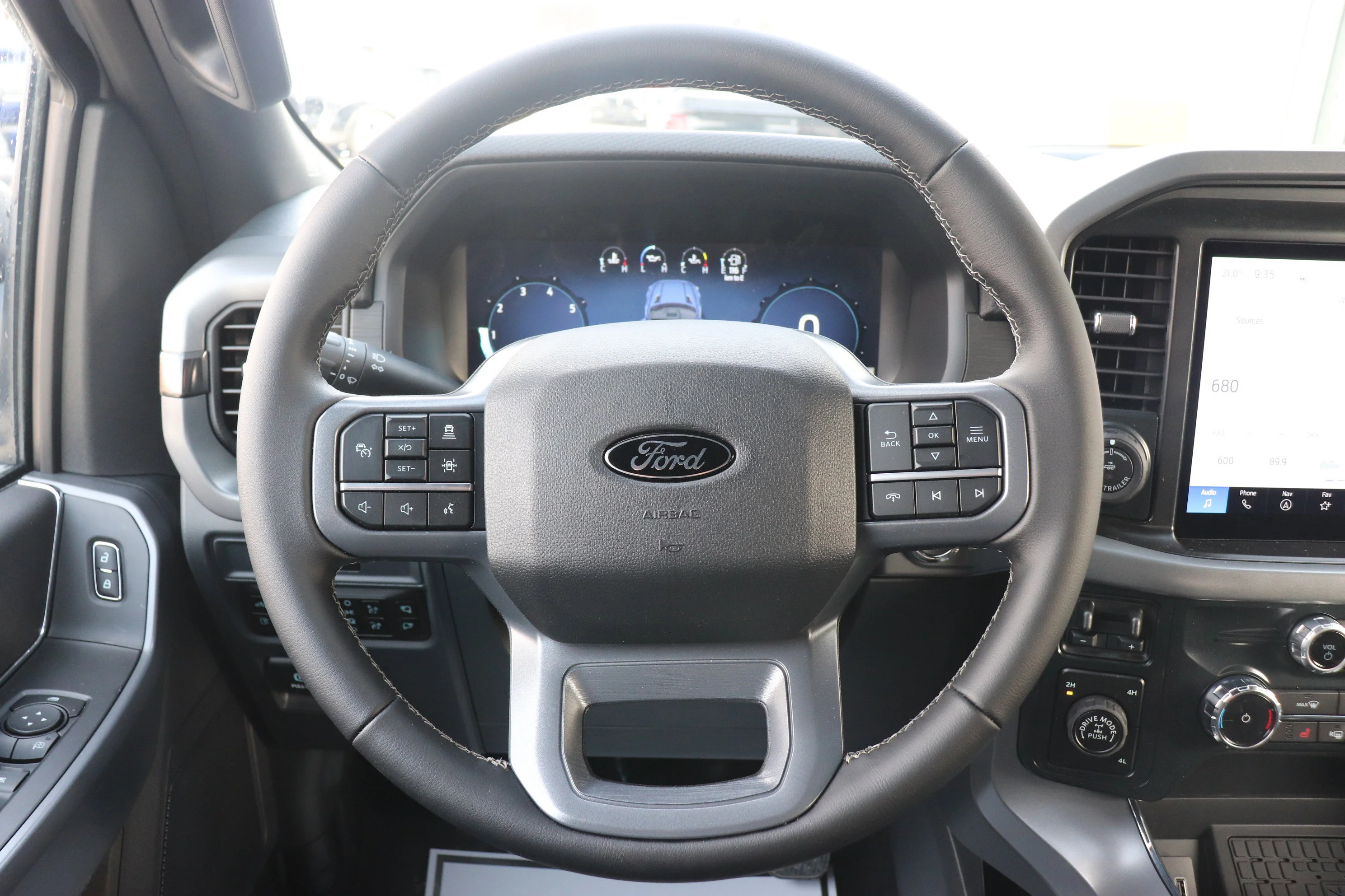 New 2026 OXFORD WHITE Ford XLT image 8