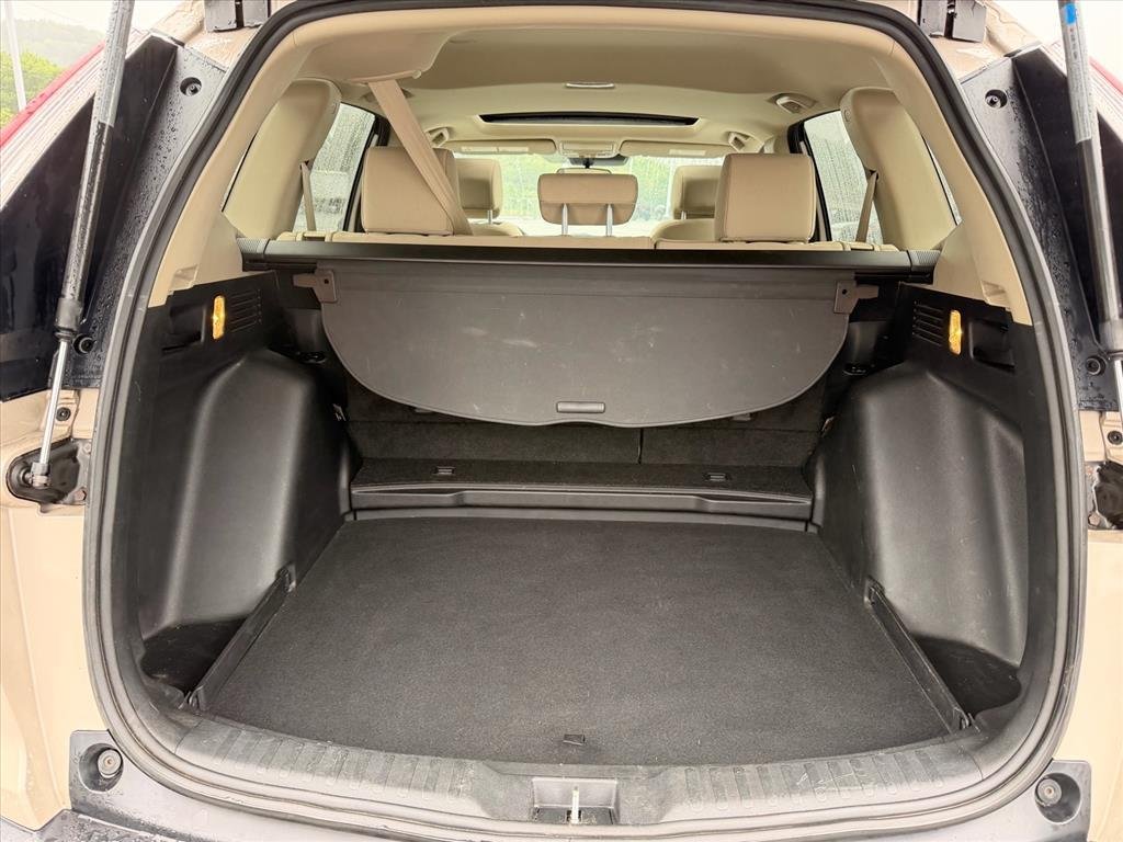 Used 2017  Honda EX image 27