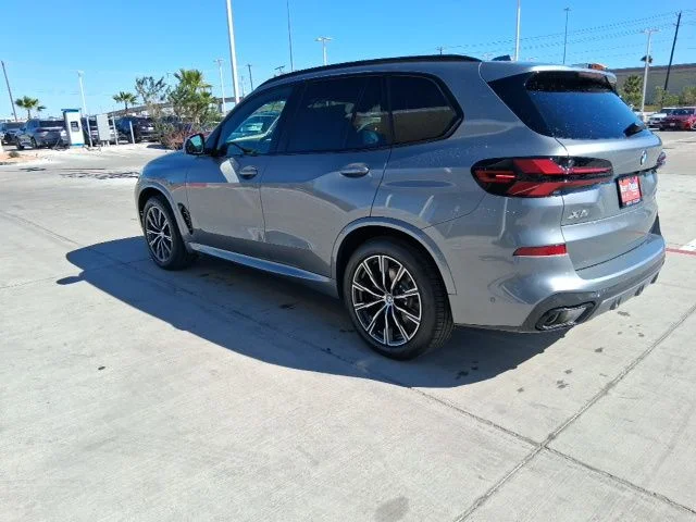 New 2026 Skyscraper Grey Metallic BMW xDrive40i image 4