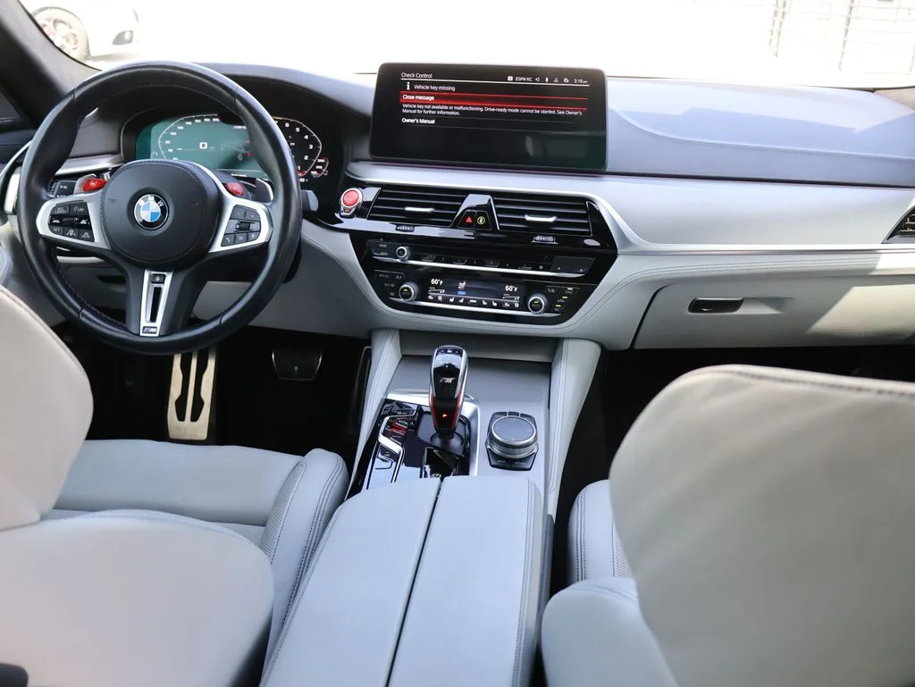 Used 2023 Alpine White BMW Base image 15