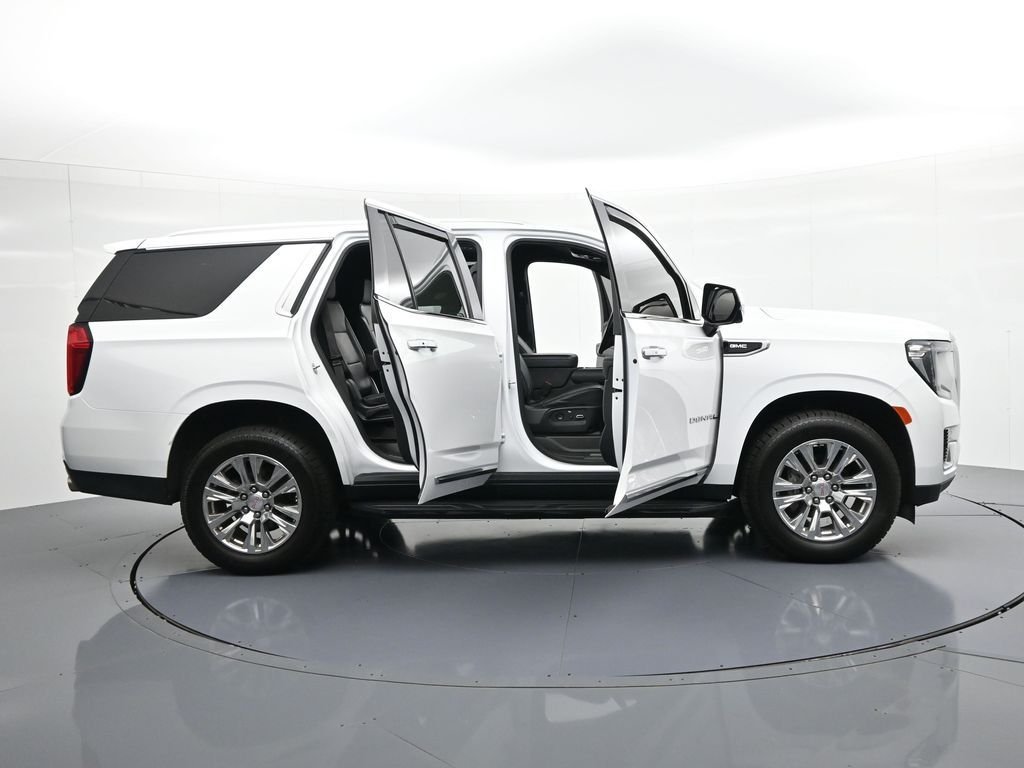 Used 2023 White GMC Denali image 23